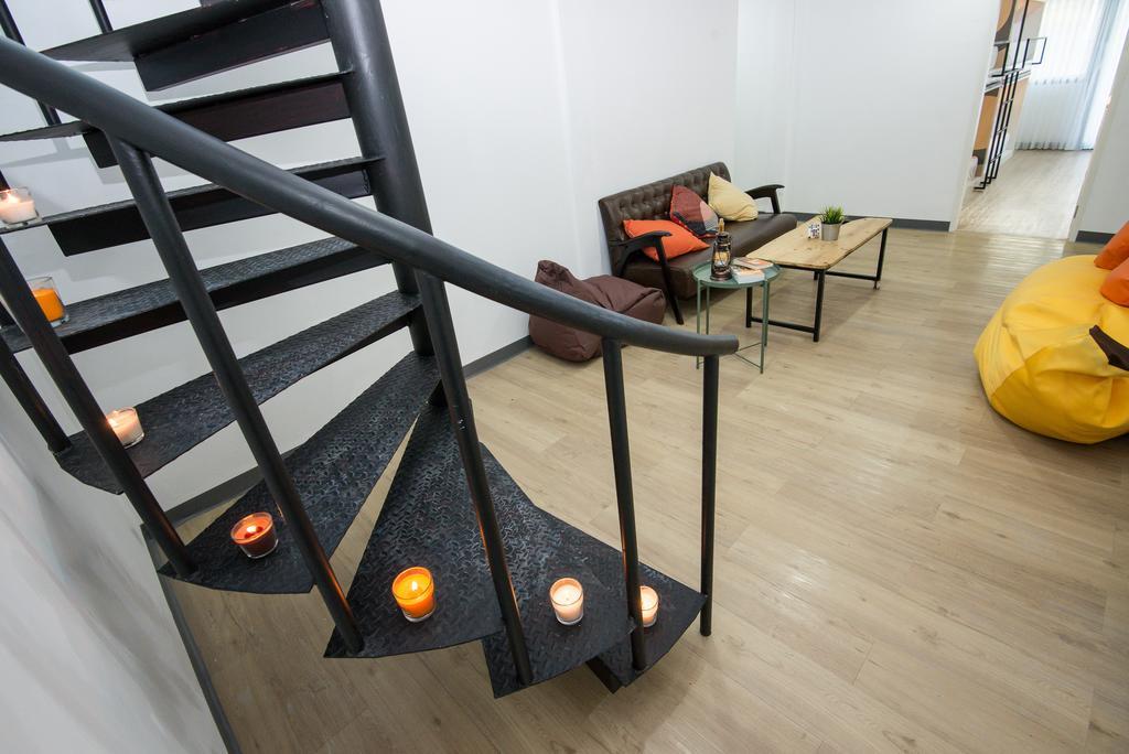 Monkeynap Hostel Bangkok Ngoại thất bức ảnh
