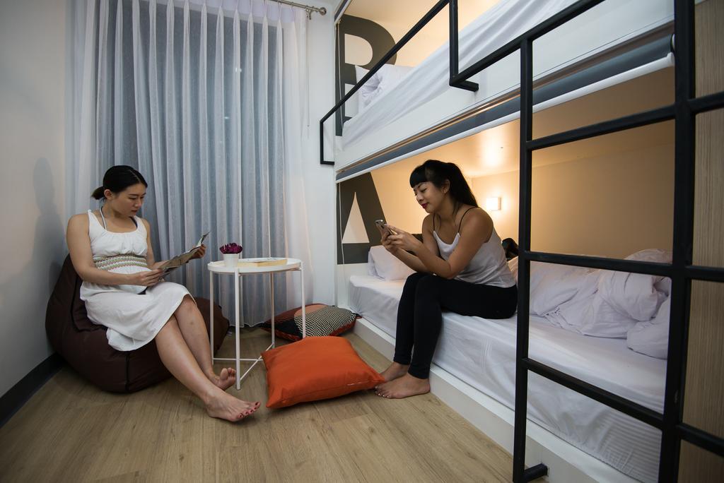 Monkeynap Hostel Bangkok Ngoại thất bức ảnh