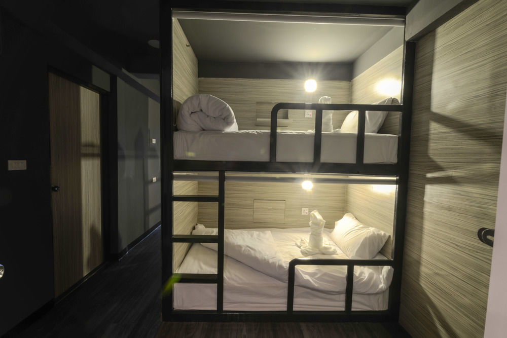 Monkeynap Hostel Bangkok Ngoại thất bức ảnh