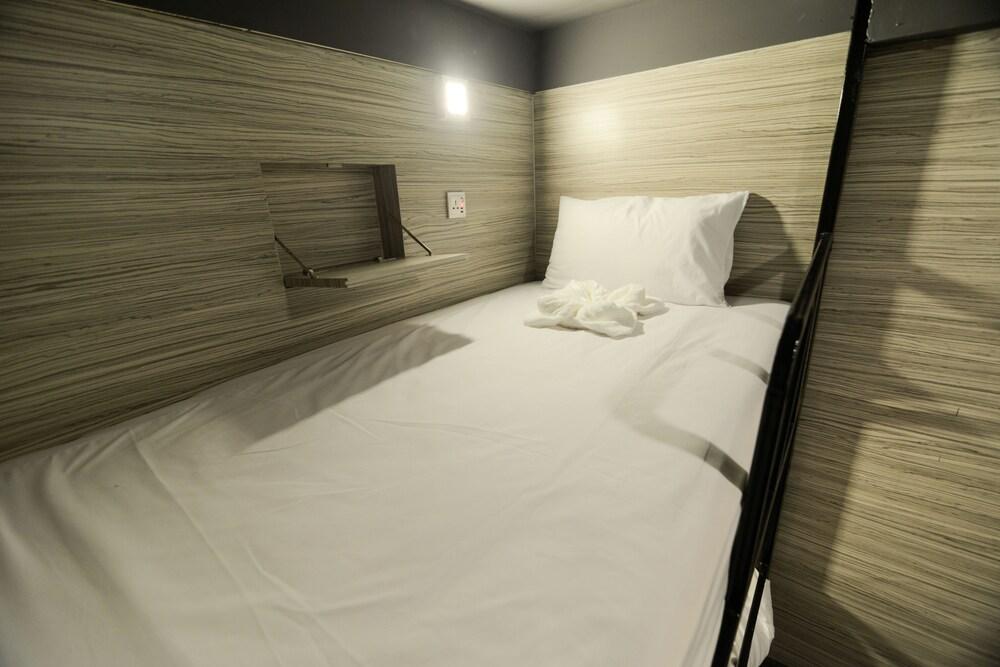 Monkeynap Hostel Bangkok Ngoại thất bức ảnh