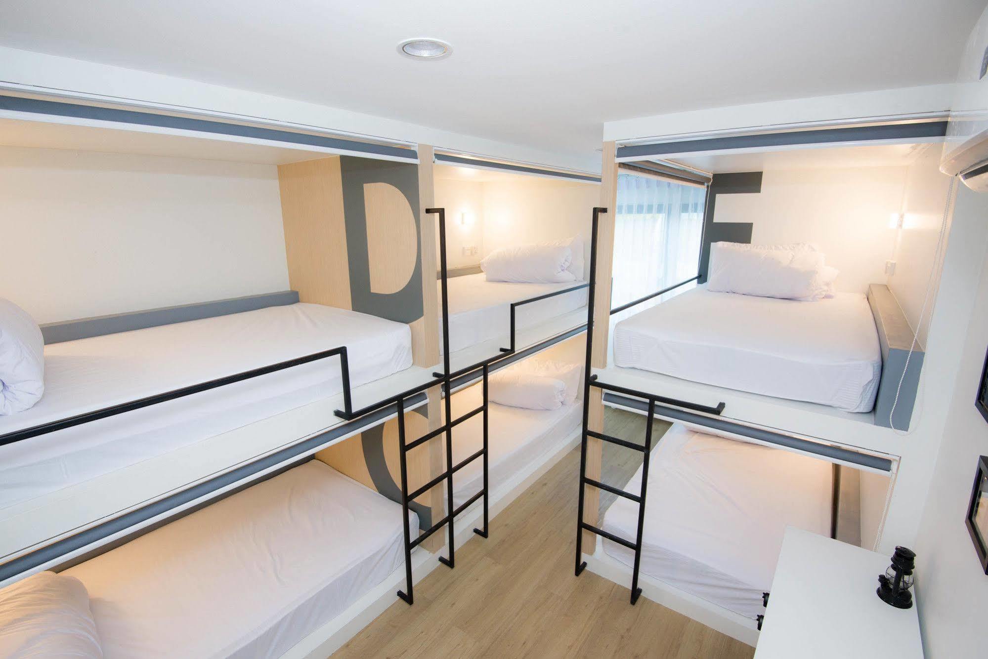 Monkeynap Hostel Bangkok Ngoại thất bức ảnh