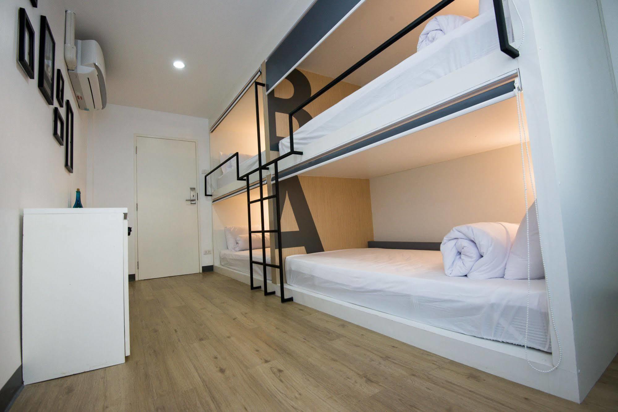 Monkeynap Hostel Bangkok Ngoại thất bức ảnh